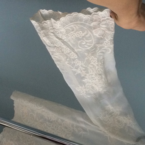 Ella Moss (size small) sheer white lace top. - Picture 4 of 4